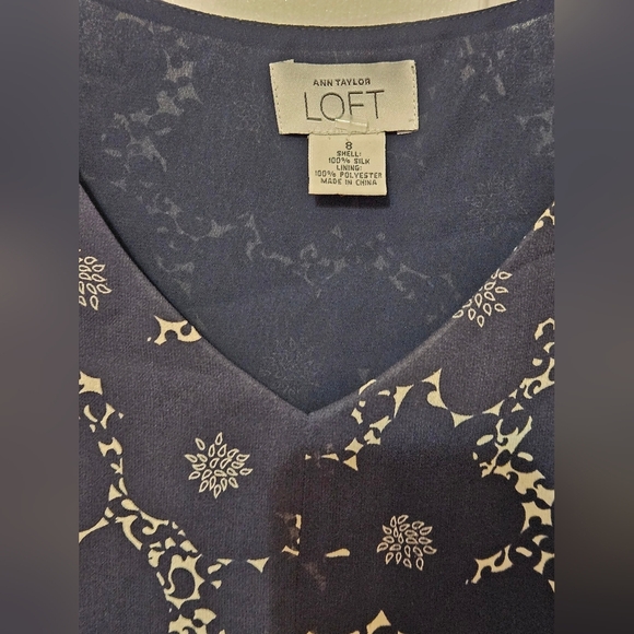 LOFT blue floral blouse size 8 - Picture 2 of 3